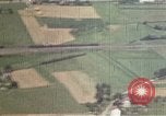 Standbild strafing Pass europäische Theater, 1944, aus Sekunde 6 historischem Filmmaterial Videoclip 65675047632
