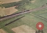 Standbild strafing Pass europäische Theater, 1944, aus Sekunde 12 historischem Filmmaterial Videoclip 65675047632