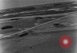 Immagine di Due tedesche Junkers Ju 88 piani bombardiere Teatro europeo, 1944, secondo 6 filmato di repertorio 65675047677