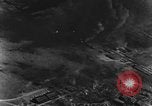 Immagine di Due tedesche Junkers Ju 88 piani bombardiere Teatro europeo, 1944, secondo 18 filmato di repertorio 65675047677