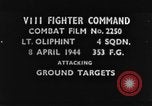 Standbild strafing eine Linie von Lastkähnen auf dem Fluss europäische Theater, 1944, aus Sekunde 1 historischem Filmmaterial Videoclip 65675047682