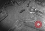 Standbild strafing eine Linie von Lastkähnen auf dem Fluss europäische Theater, 1944, aus Sekunde 12 historischem Filmmaterial Videoclip 65675047682