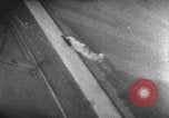 Standbild strafing eine Linie von Lastkähnen auf dem Fluss europäische Theater, 1944, aus Sekunde 22 historischem Filmmaterial Videoclip 65675047682