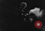 Standbild strafing Lokomotive europäische Theater, 1944, aus Sekunde 17 historischem Filmmaterial Videoclip 65675047684