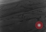 Standbild angreifenden deutschen Junkers Ju 88 Bomber europäische Theater, 1944, aus Sekunde 25 historischem Filmmaterial Videoclip 65675047693