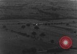 Standbild angreifenden deutschen Junkers Ju 88 Bomber europäische Theater, 1944, aus Sekunde 30 historischem Filmmaterial Videoclip 65675047693