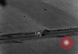 Standbild angreifenden deutschen Junkers Ju 88 Bomber europäische Theater, 1944, aus Sekunde 42 historischem Filmmaterial Videoclip 65675047693