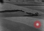 Standbild angreifenden deutschen Junkers Ju 88 Bomber europäische Theater, 1944, aus Sekunde 43 historischem Filmmaterial Videoclip 65675047693
