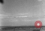 Standbild angreifenden deutschen Junkers Ju 88 Bomber europäische Theater, 1944, aus Sekunde 45 historischem Filmmaterial Videoclip 65675047693