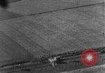 Standbild angreifenden deutschen Junkers Ju 88 Bomber europäische Theater, 1944, aus Sekunde 48 historischem Filmmaterial Videoclip 65675047693