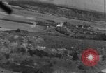Standbild strafing des Zuges europäische Theater, 1944, aus Sekunde 5 historischem Filmmaterial Videoclip 65675047695