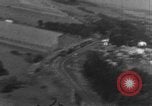 Standbild strafing des Zuges europäische Theater, 1944, aus Sekunde 25 historischem Filmmaterial Videoclip 65675047695