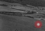 Standbild strafing des Zuges europäische Theater, 1944, aus Sekunde 37 historischem Filmmaterial Videoclip 65675047695
