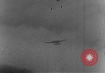 Standbild angreifenden Messerschmitt Me 110 Fighter europäische Theater, 1944, aus Sekunde 18 historischem Filmmaterial Videoclip 65675047696