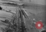 Standbild strafing des Zuges europäische Theater, 1944, aus Sekunde 19 historischem Filmmaterial Videoclip 65675047698