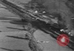 Standbild strafing des Zuges europäische Theater, 1944, aus Sekunde 24 historischem Filmmaterial Videoclip 65675047698