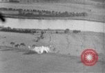 Standbild strafing des Zuges europäische Theater, 1944, aus Sekunde 42 historischem Filmmaterial Videoclip 65675047698
