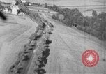Standbild strafing des Zuges europäische Theater, 1944, aus Sekunde 59 historischem Filmmaterial Videoclip 65675047698