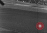 Standbild strafing des Staplers europäische Theater, 1944, aus Sekunde 28 historischem Filmmaterial Videoclip 65675047699