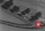 Standbild strafing des Staplers europäische Theater, 1944, aus Sekunde 43 historischem Filmmaterial Videoclip 65675047699