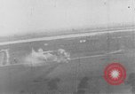 Standbild strafing des Staplers europäische Theater, 1944, aus Sekunde 8 historischem Filmmaterial Videoclip 65675047700