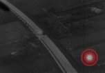 Standbild strafing des Staplers europäische Theater, 1944, aus Sekunde 34 historischem Filmmaterial Videoclip 65675047700