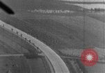 Standbild strafing des Staplers europäische Theater, 1944, aus Sekunde 42 historischem Filmmaterial Videoclip 65675047700