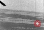 Standbild strafing des Staplers europäische Theater, 1944, aus Sekunde 43 historischem Filmmaterial Videoclip 65675047700