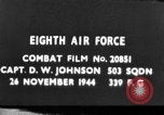 Standbild angreifenden deutschen Focke Wulf Fw-190 Jagdflugzeug europäische Theater, 1944, aus Sekunde 4 historischem Filmmaterial Videoclip 65675047717