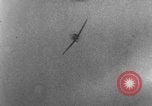 Standbild angreifenden deutschen Focke Wulf Fw-190 Jagdflugzeug europäische Theater, 1944, aus Sekunde 57 historischem Filmmaterial Videoclip 65675047717