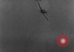 Standbild angreifenden deutschen Focke Wulf Fw-190 Jagdflugzeug europäische Theater, 1944, aus Sekunde 62 historischem Filmmaterial Videoclip 65675047717