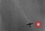 Standbild Gun camera footage zeigen Fw-190 Hit und brennen Deutschland, 1944, aus Sekunde 15 historischem Filmmaterial Videoclip 65675047726