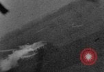 Standbild strafing Lokomotive europäische Theater, 1944, aus Sekunde 34 historischem Filmmaterial Videoclip 65675047727