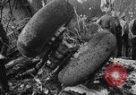 Standbild Wracks von abgestürzten Flugzeug Brüssel Belgien, 1961, aus Sekunde 34 historischem Filmmaterial Videoclip 65675047740