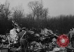 Standbild Wracks von abgestürzten Flugzeug Brüssel Belgien, 1961, aus Sekunde 44 historischem Filmmaterial Videoclip 65675047740