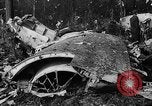 Standbild Wracks von abgestürzten Flugzeug Brüssel Belgien, 1961, aus Sekunde 62 historischem Filmmaterial Videoclip 65675047740