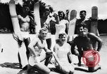 Immagine di Gli amanti dello sci d'acqua Cypress Gardens Florida USA, 1956, secondo 4 filmato di repertorio 65675047757