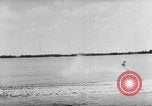 Immagine di Gli amanti dello sci d'acqua Cypress Gardens Florida USA, 1956, secondo 20 filmato di repertorio 65675047757
