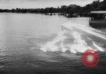 Immagine di Gli amanti dello sci d'acqua Cypress Gardens Florida USA, 1956, secondo 26 filmato di repertorio 65675047757