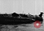 Immagine di Nave incidente Delaware River USA, 1957, secondo 12 filmato di repertorio 65675047759