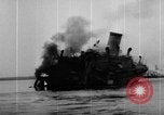 Immagine di Nave incidente Delaware River USA, 1957, secondo 19 filmato di repertorio 65675047759