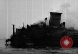 Immagine di Nave incidente Delaware River USA, 1957, secondo 21 filmato di repertorio 65675047759