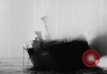 Immagine di Nave incidente Delaware River USA, 1957, secondo 26 filmato di repertorio 65675047759