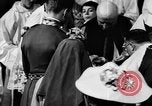Standbild Taufe von Prinzessin Louise Caroline von Monaco Monaco, 1957, aus Sekunde 15 historischem Filmmaterial Videoclip 65675047760