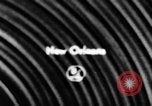 Standbild Mardi Gras Parade New Orleans Louisiana USA, 1957, aus Sekunde 1 historischem Filmmaterial Videoclip 65675047761