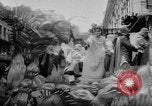 Standbild Mardi Gras Parade New Orleans Louisiana USA, 1957, aus Sekunde 17 historischem Filmmaterial Videoclip 65675047761