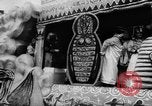 Standbild Mardi Gras Parade New Orleans Louisiana USA, 1957, aus Sekunde 26 historischem Filmmaterial Videoclip 65675047761