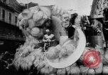 Standbild Mardi Gras Parade New Orleans Louisiana USA, 1957, aus Sekunde 29 historischem Filmmaterial Videoclip 65675047761