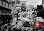 Standbild Mardi Gras Parade New Orleans Louisiana USA, 1957, aus Sekunde 38 historischem Filmmaterial Videoclip 65675047761