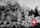 Standbild Mardi Gras Parade New Orleans Louisiana USA, 1957, aus Sekunde 49 historischem Filmmaterial Videoclip 65675047761